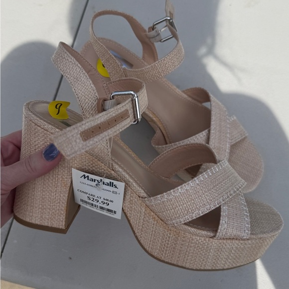 Dolce Vita Strappy Block Heel Sandals - Picture 2 of 4